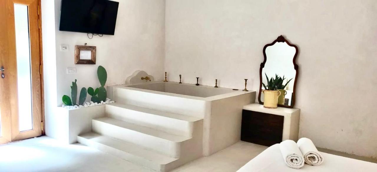 Mareulivi Bed & Breakfast Ostuni Bagian luar foto